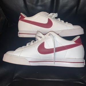 Men’s Size 9 White & Red Nike Sneakers